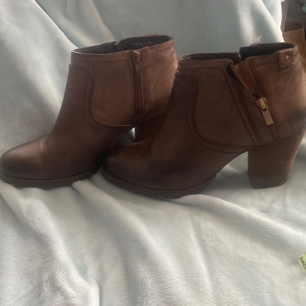 Clarks size 10